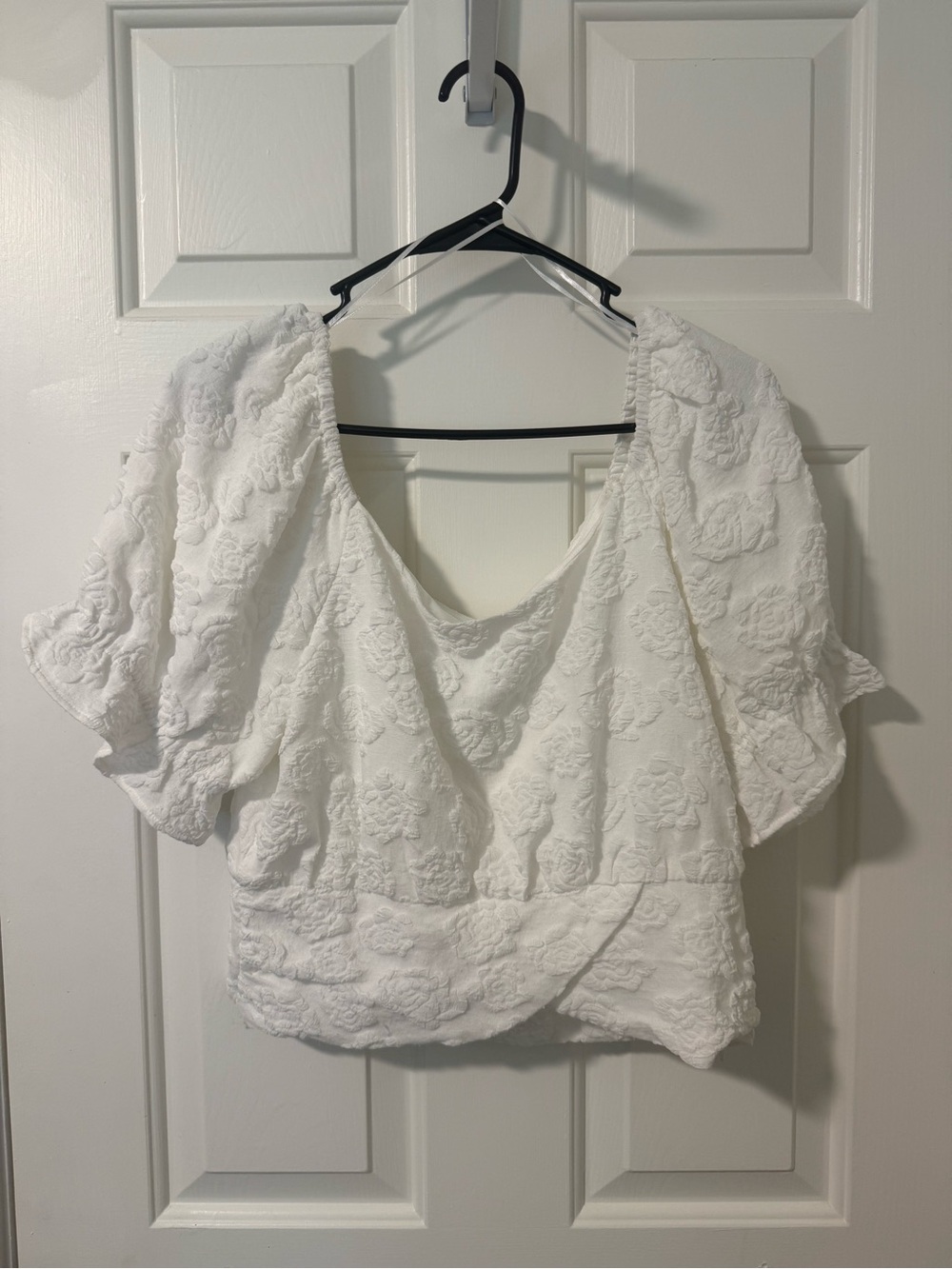 Willow White Textured Puff-Sleeve Blouse